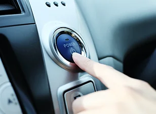 エンジン始動ボタンが
反応しない