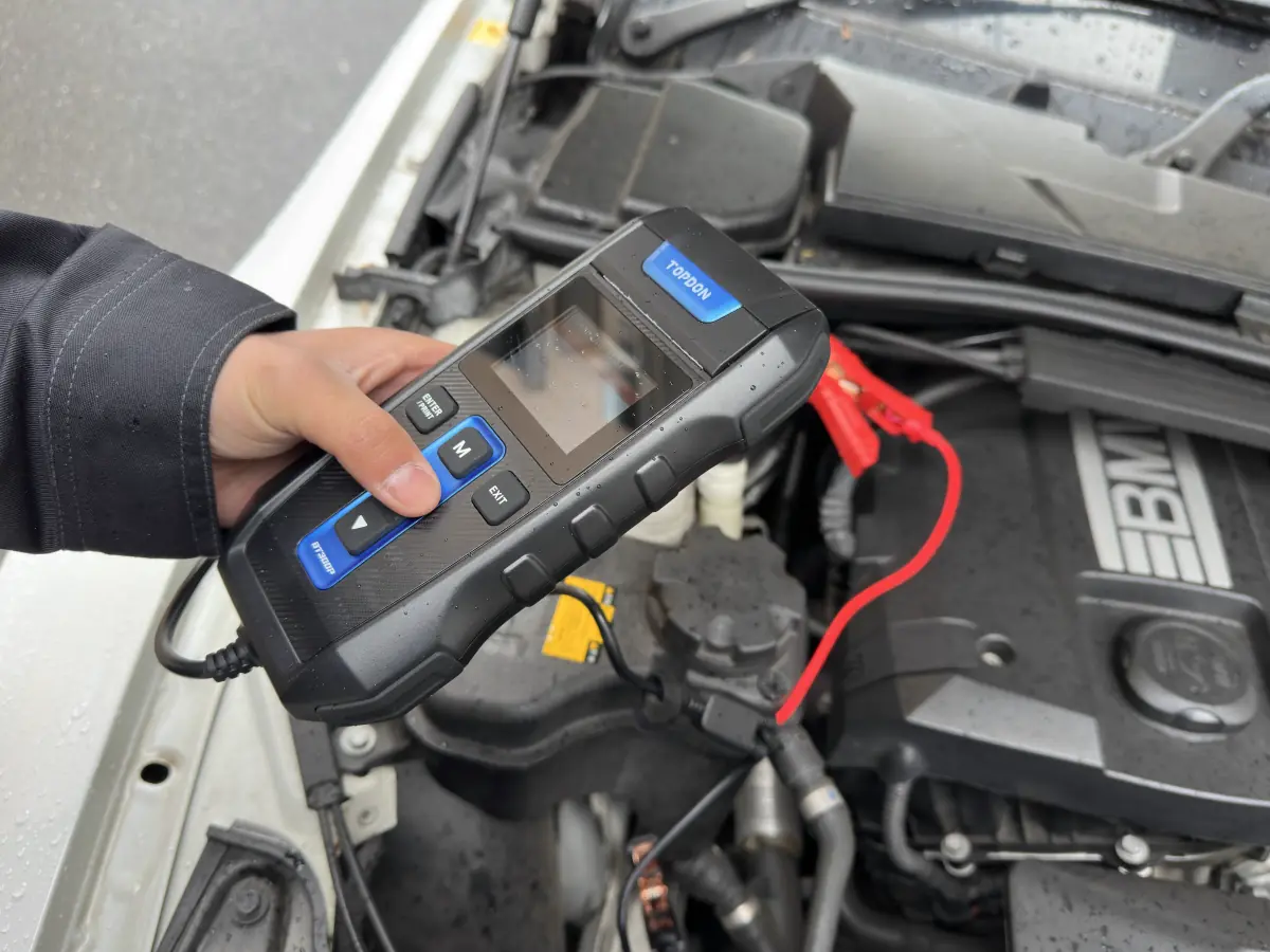 現地で車両点検